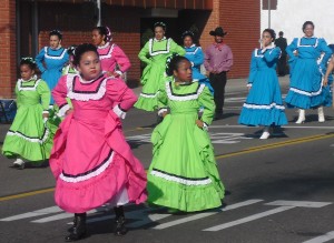 Ballet Folklorico at the Fiestas Parade