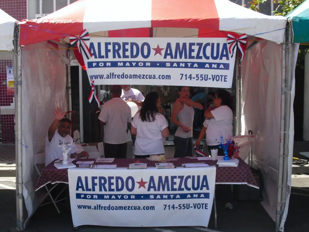 Pulido orders Amezcua supporters to take down banners at Cinco de Mayo