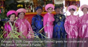 Loretta-Sanchez-dresses-up-for-Tet