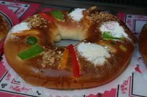 Rosca de Reyes bread