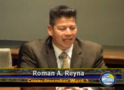 Councilman Roman Reyna at meeting