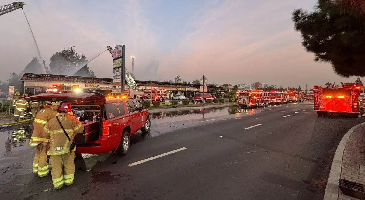 Strip mall fire in Garden Grove